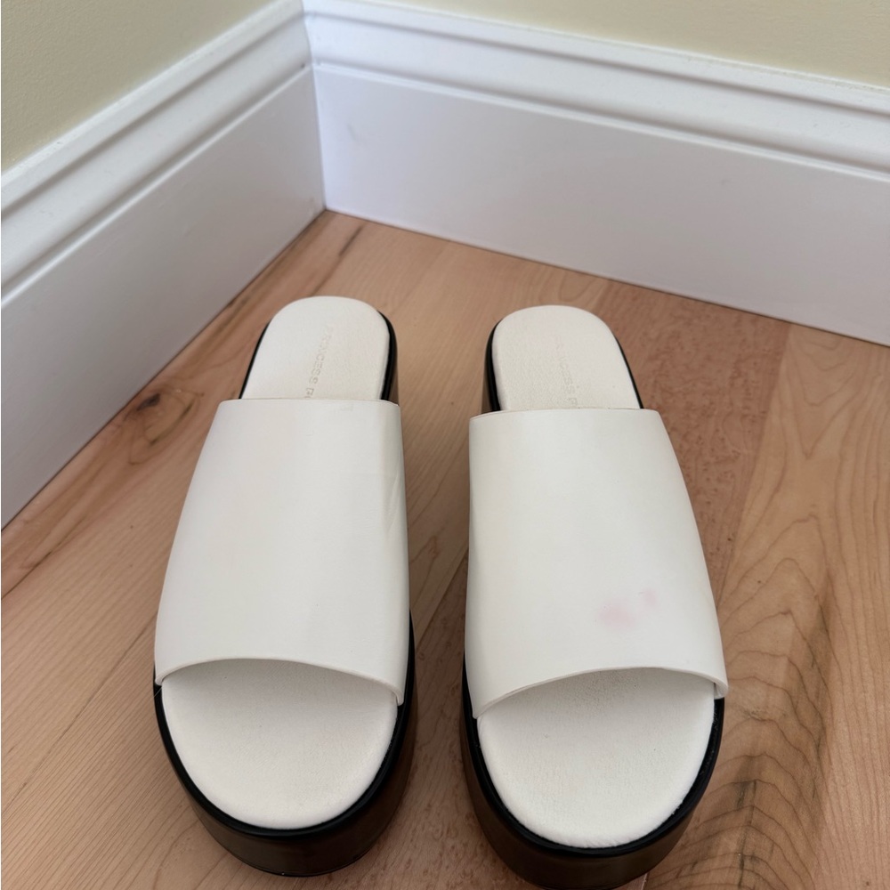 Princess Polly White/Black Slide Sandals